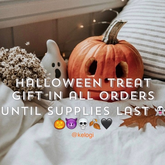 🍂FREE HALLOWEEN TREAT🎃in all orders!